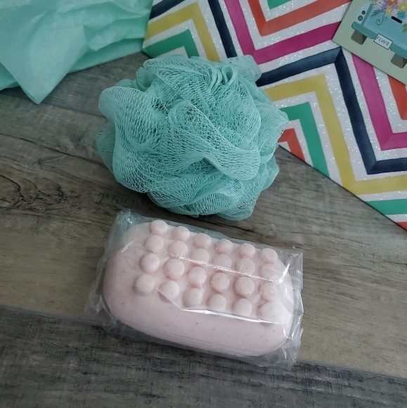 Relaxing Gift Bag Ready to go Gift - Picture 3 of 7